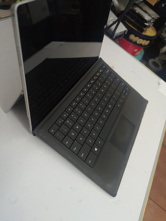 老婆大人自用的 微软surface pro...