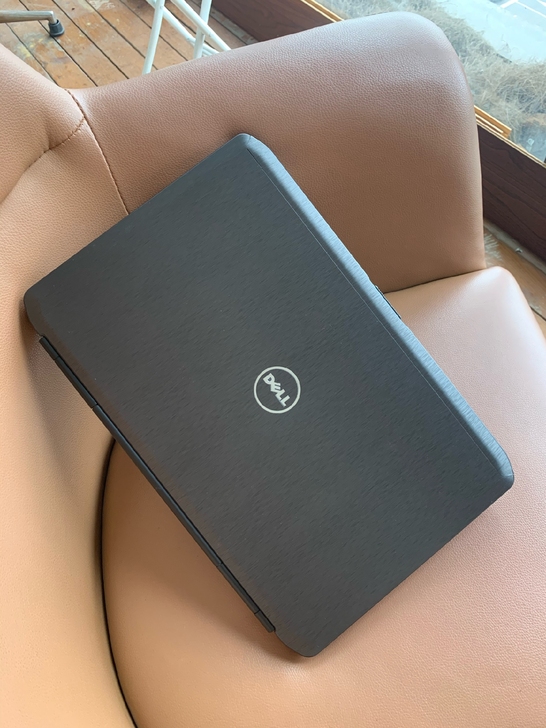 自用戴尔笔记本i7   8G运行15寸 实...