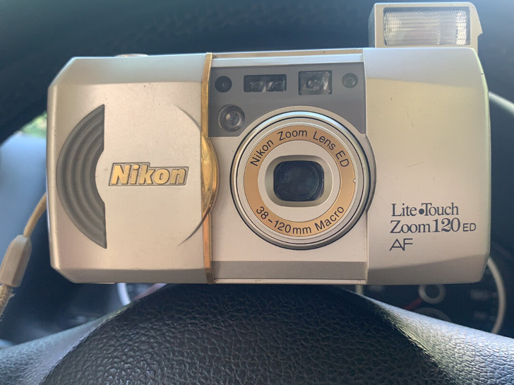 尼康Lite Touch Zoom120e...