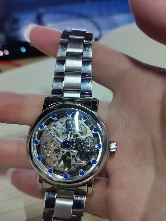 最近刚买了一加的手表和耳机，所以出个机械表...