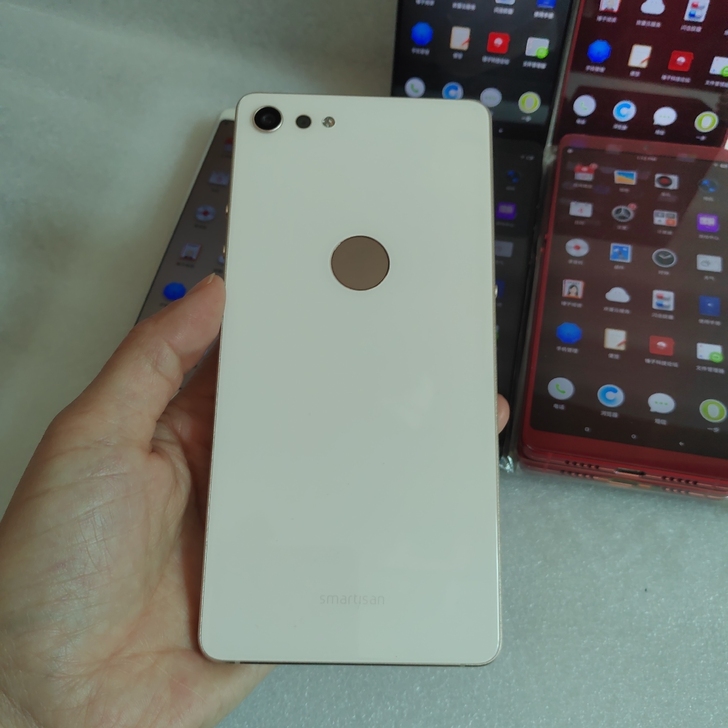 锤子坚果Pro26+64G 九成新 无暗病