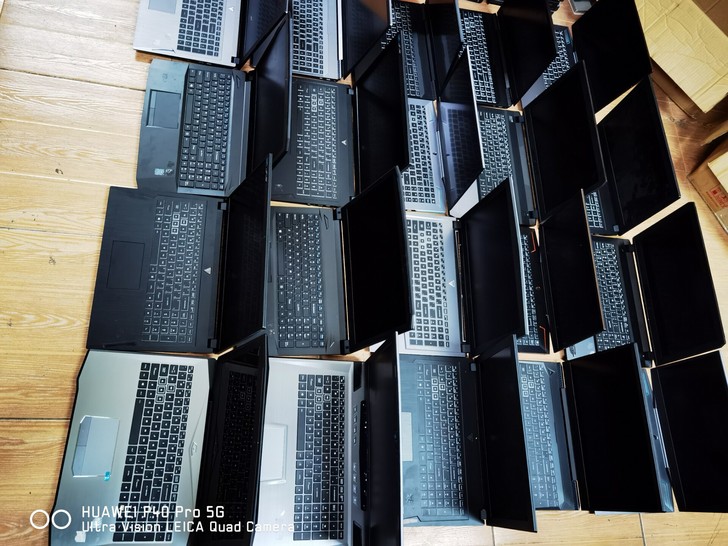 雷神游戏本，原因无法通电，机器完整，屏幕完...