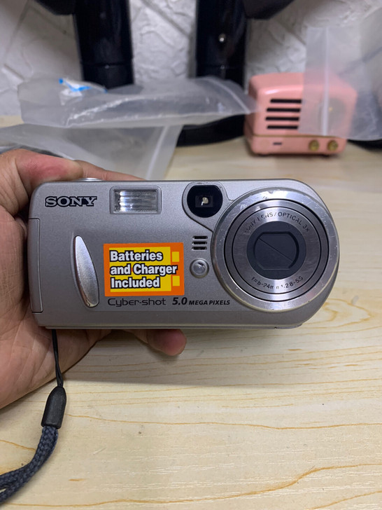 索尼DSC-P92数码CCD相机3倍变焦5...