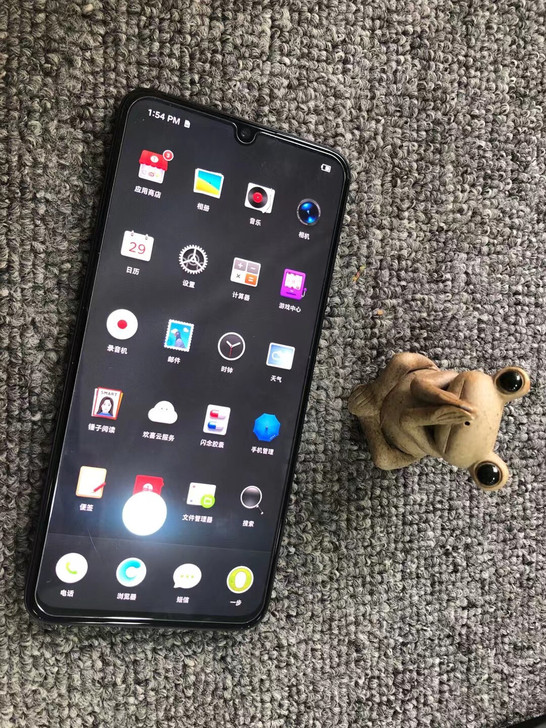 锤子坚果pro3  8+128