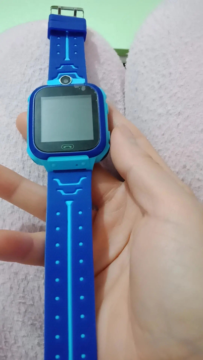 【清仓】全新天才儿童电话手表学生定位防水智...