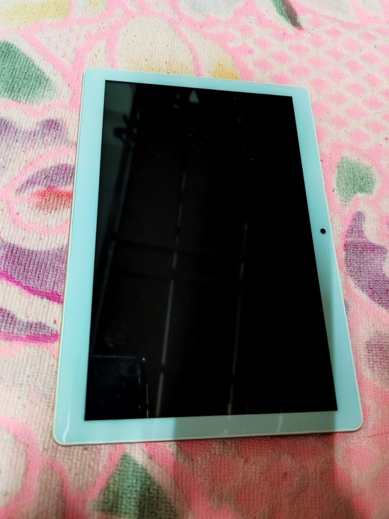 索立信T10平板电脑，成色不高，只有平板电...