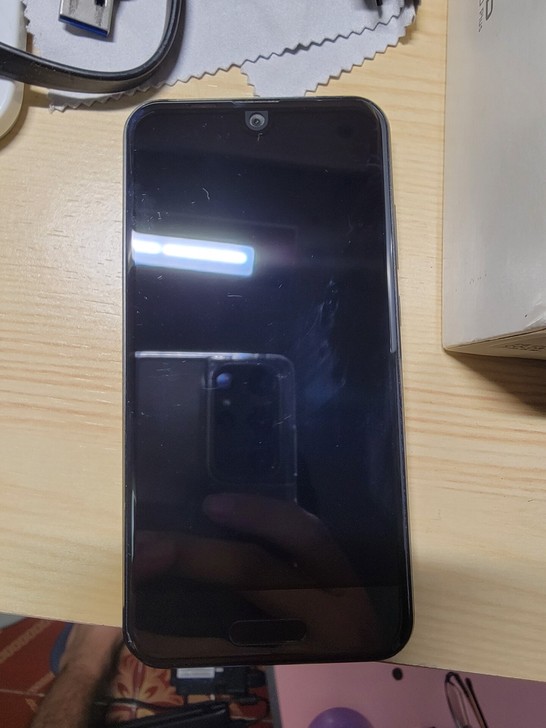 夏普R compact手机shv41,成色...