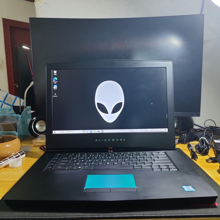 Alienware外星人 15 R3 游戏...