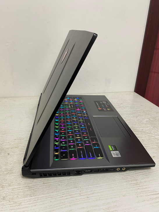 微星GP75吃鸡游戏笔记本