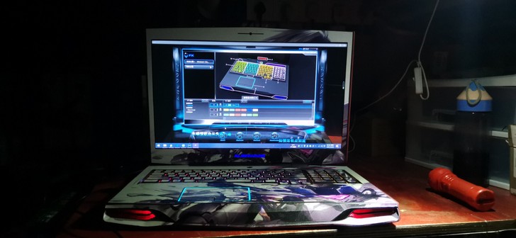 戴尔外星人M17xR4笔记本，