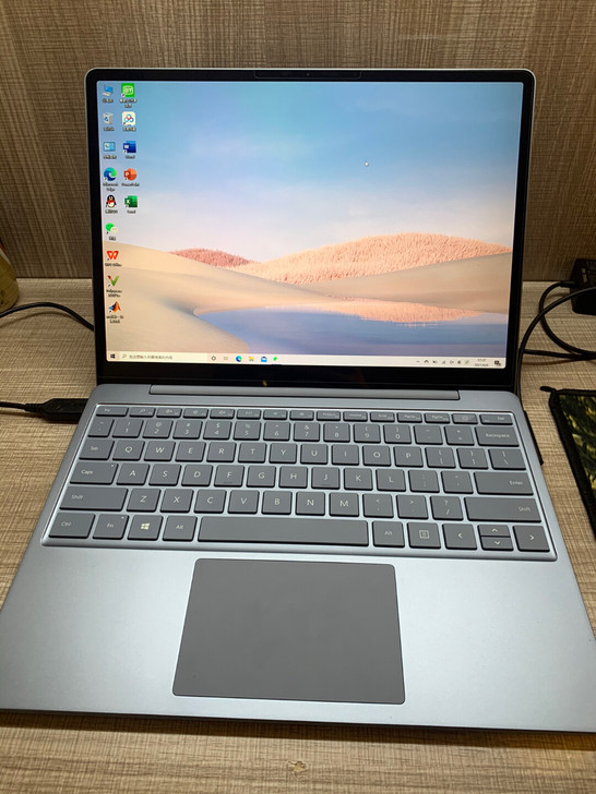 微软surface laptop go，昨...