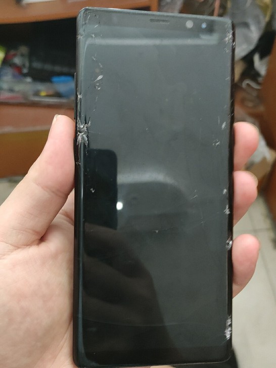 三星Note 8，屏幕摔了一下不显示了，手...