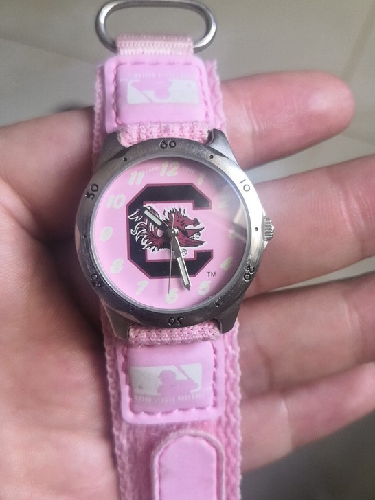 儿童石英手表，金属外壳，质量非常好