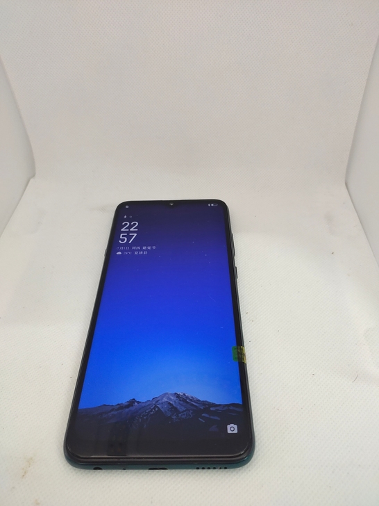 海信金刚6，手机运行4g内存128g。