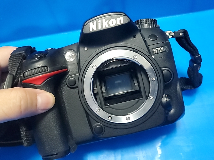 尼康 D7000 单反相机 ,功能正常完好...