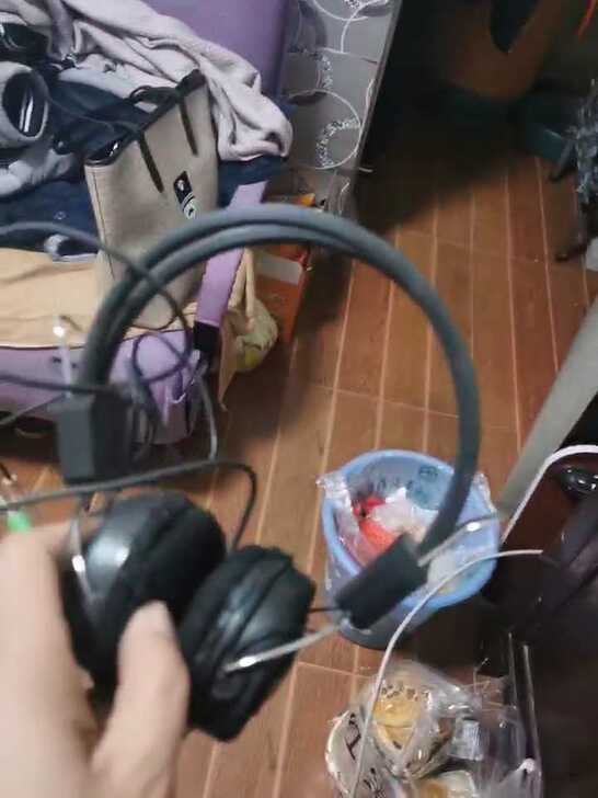 MP3播放器九五新，爱国者电脑耳机五六成新