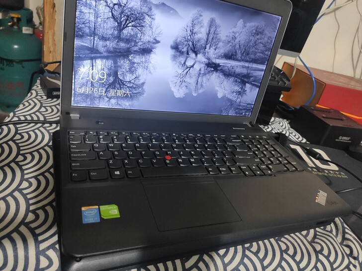 联想笔记本电脑一台