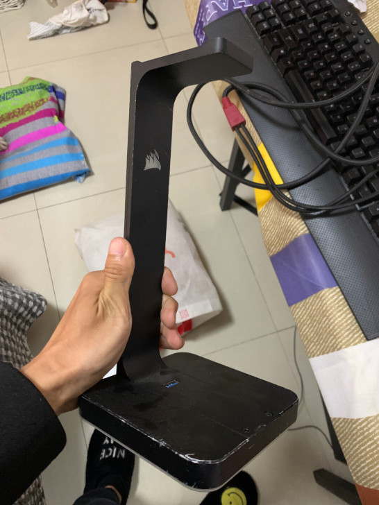 美商海盗船耳机支架,一切功能正常!成色稍差...