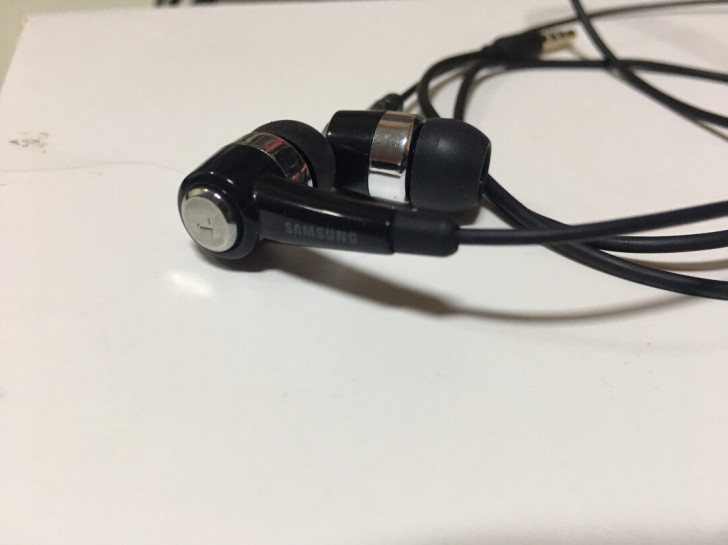 三星耳机,没毛病音质好,同城自取,不岀外地!