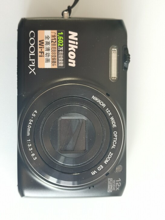 如图所示,尼康coolpix s6800