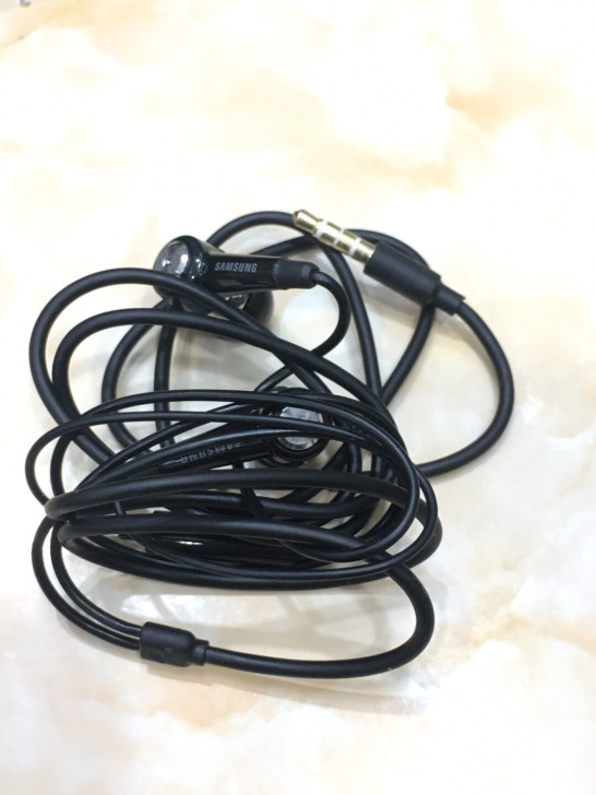 全新未使用过 三星3.5mm圆口耳机 立体...