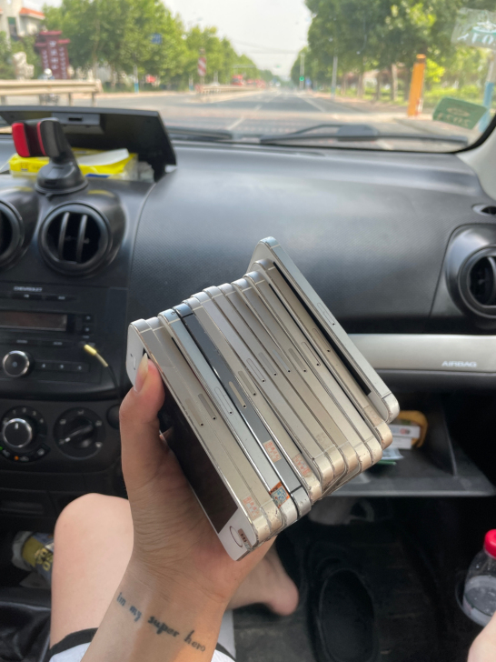 苹果5s内存16g无指纹，功能正常插卡打电...