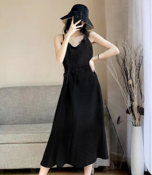 雪纺吊带连衣裙女新款春夏V领开叉过膝长裙内...