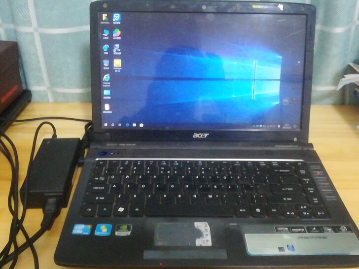 宏基4740G，5000入手的。触摸键盘坏...