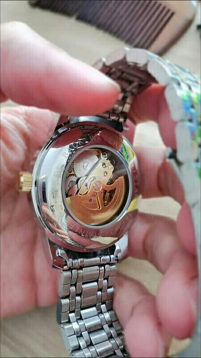 朋友专柜店倒闭了每款还剩几个是瑞士名牌天博...