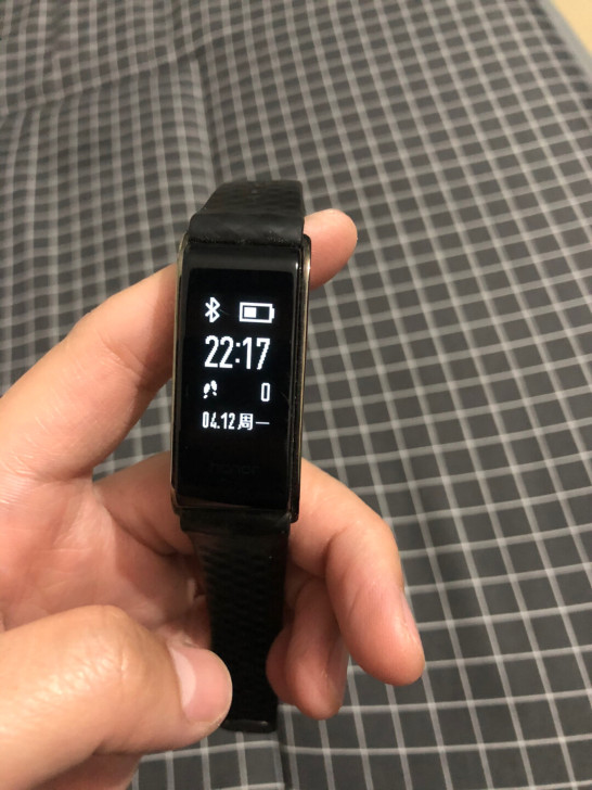 荣耀手环A2，功能一切正常，支持防水，具体...