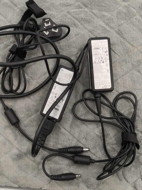 拆机三星19V2.1A笔记本充电器6.0m...