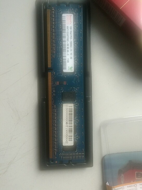 海力士1G内存转手原因 电脑报废，不需要了