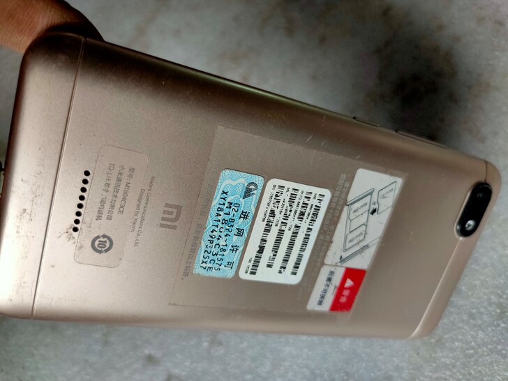 小米手机红米6A看图说话，都做配件处理，不...