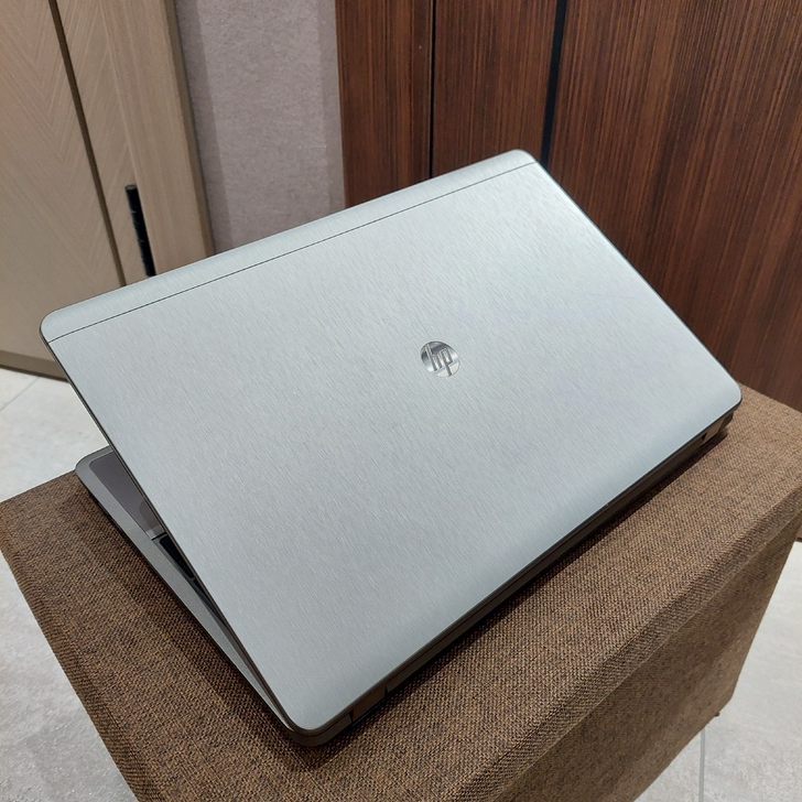 九成新惠普笔记本i7   8g运行 商务本