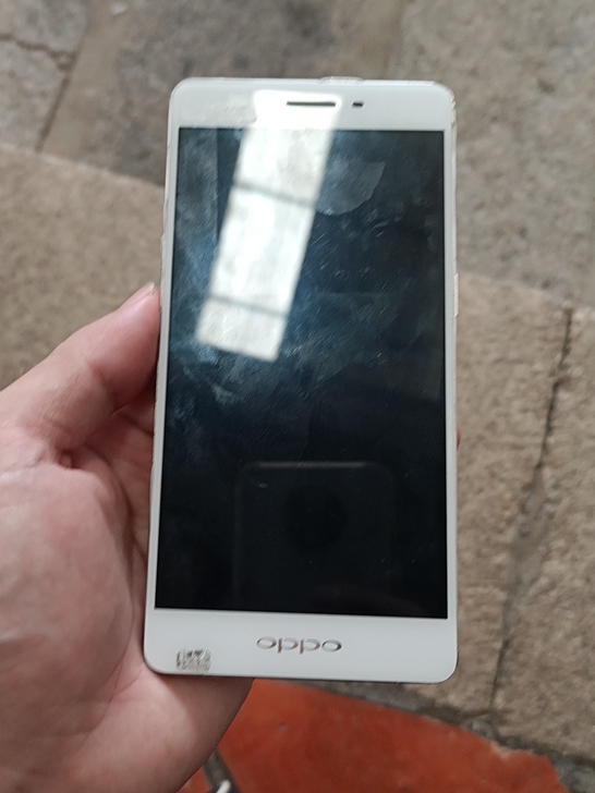 oppo r7sm 配置4+32的  应该...
