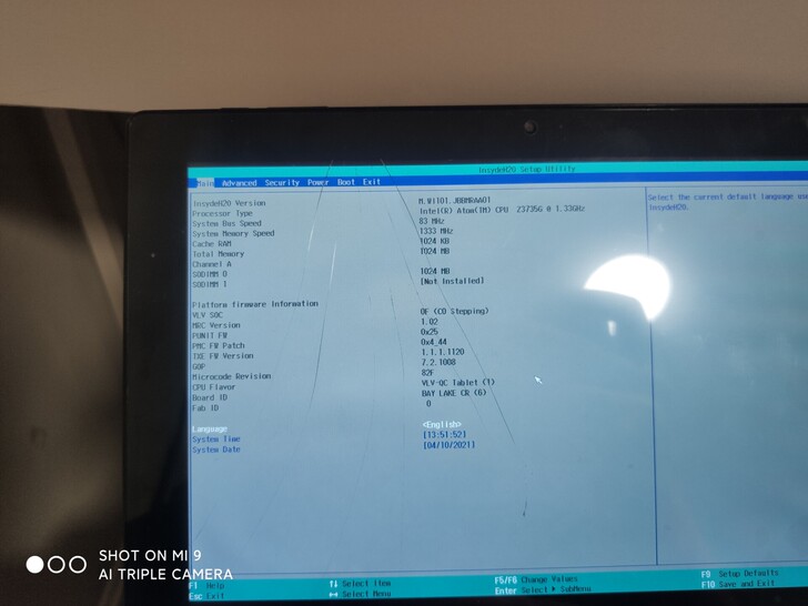 二合一平板，上面有型号可以看看，带键盘，一...