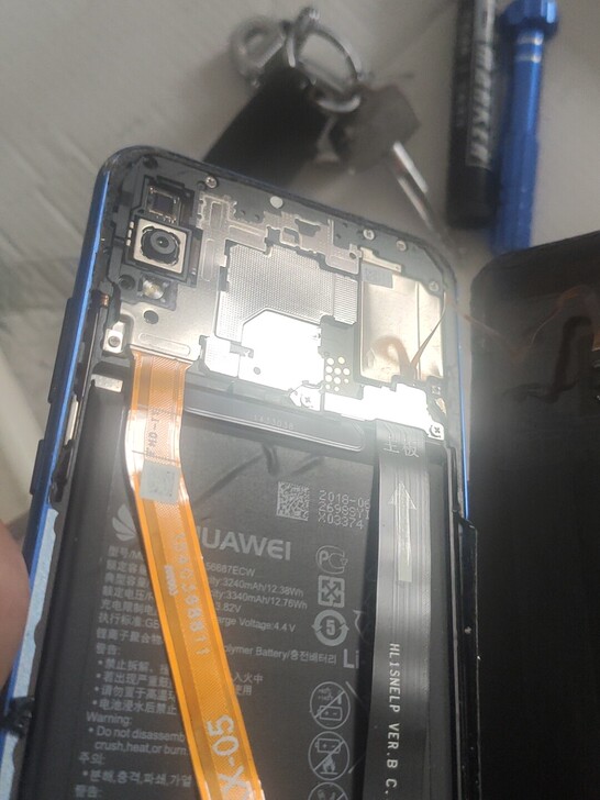 华为nova3i，配置不详，开机能打进电话...