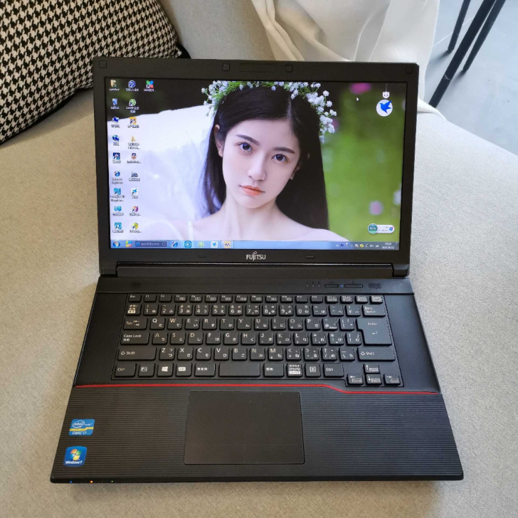 惠普i7四核笔记本电脑