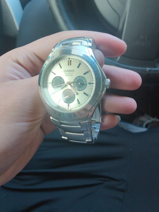 便宜出售此手表，戴了一两个月左右，因为工作...