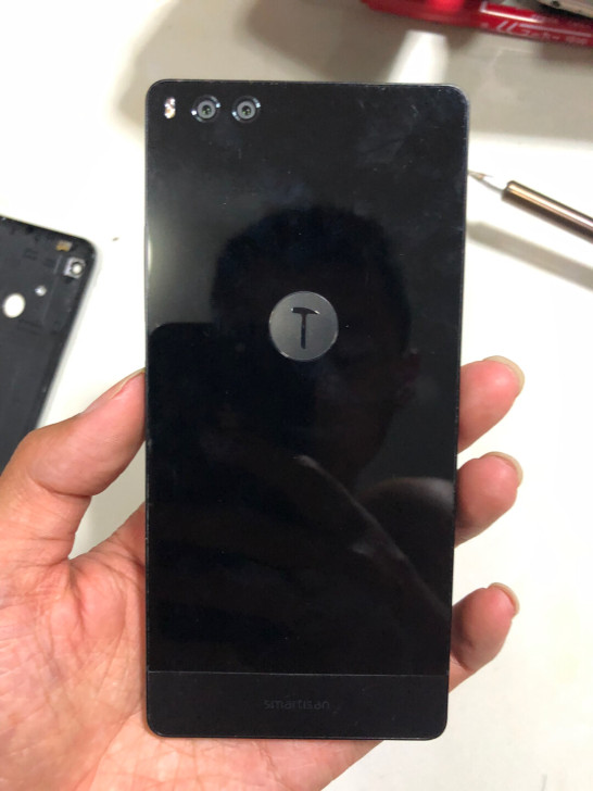 坚果pro  4+128g  屏幕小背光