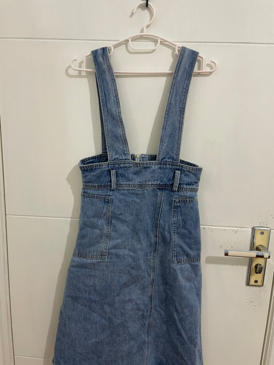 背带裙，搭配娃娃衬衫小清新