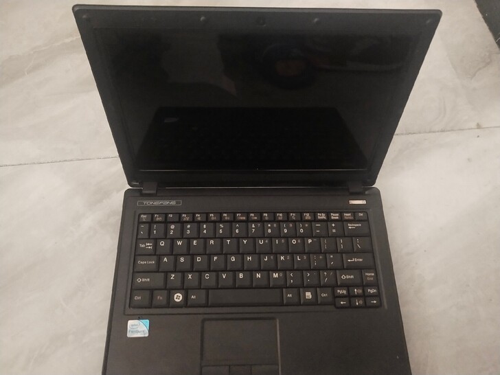 清华同方老笔记本，能正常开机，需要的联系