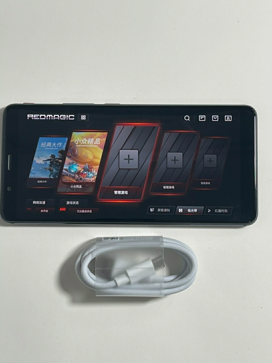 努比亚红魔1代游戏手机，8+128G    九成新左右