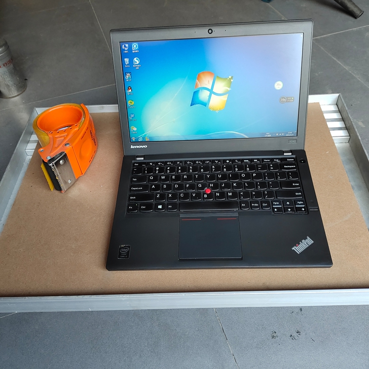 联想thinkpad x240 笔记本电脑。