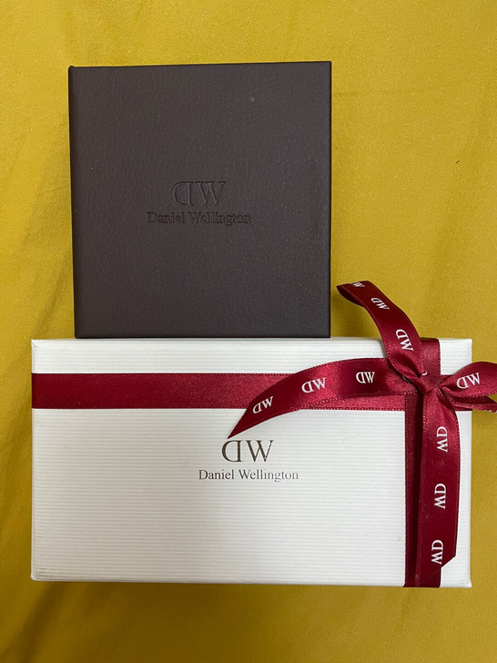 DW手表 丹尼尔惠灵顿手镯 九成新,几乎...