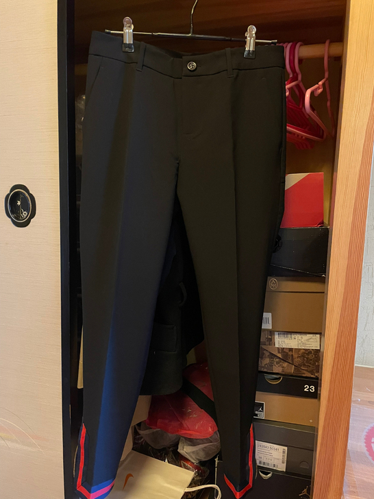 外贸，裤子很新，适合瘦小的，微弹，看好拍，...