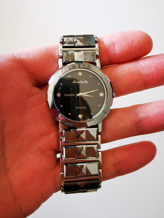 瑞士机芯的手表