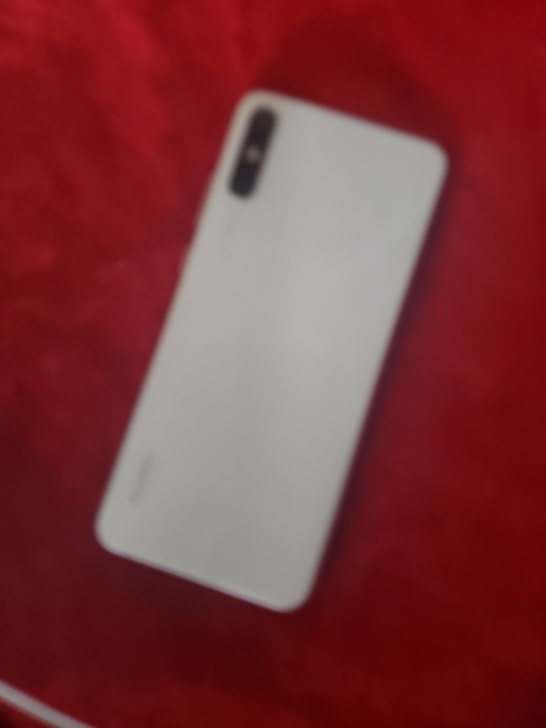 华为畅享10e，内存4＋64，9成新，上网...