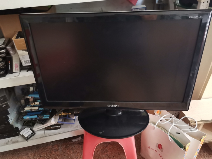 出售一台唯一27显示器.led显示没问题3...