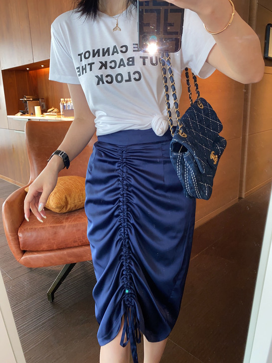 【超低折扣清仓不退不换】缎面蓝色半身裙